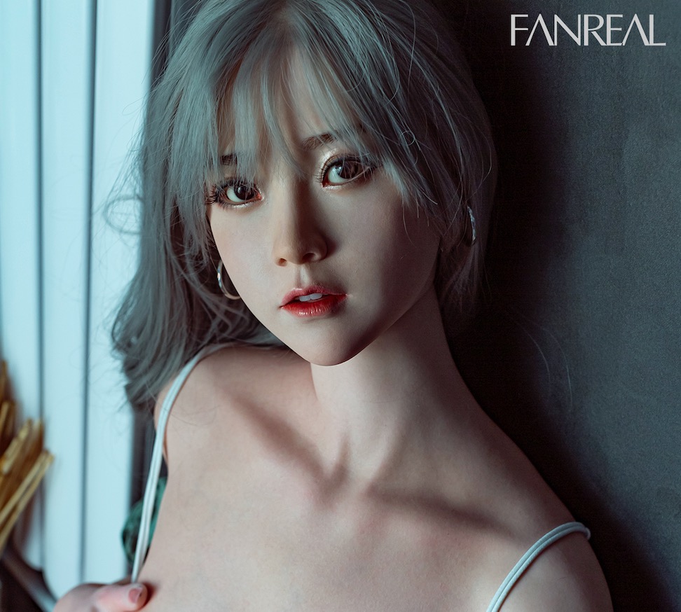 一張含有 人的臉孔, 嘴唇, 劉海, 女孩 的圖片